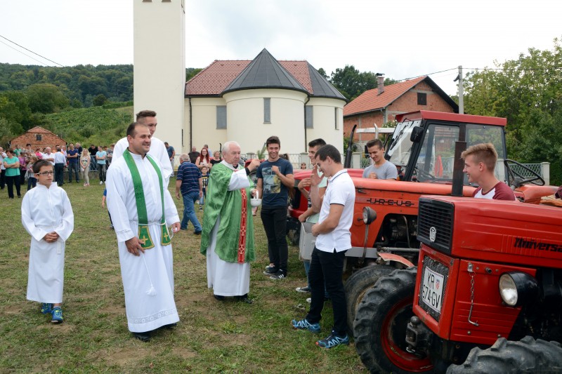 ODRŽANO PROŠTENJE U HIŽAKOVCU