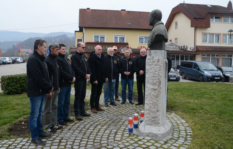 Udruga branitelja Domovinskog rata „Sveti Juraj“ i općinski načelnik Jasmin Krizmanić odali počast Rudolfu Perešinu povodom njegova rođendana