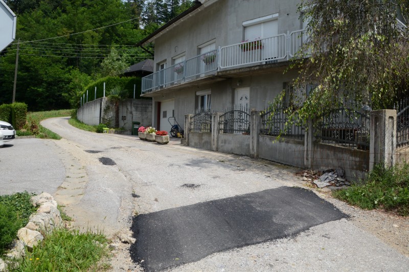 NASTAVLJENA JE SANACIJA OPĆINSKIH ASFALTIRANIH NERAZVRSTANIH CESTA