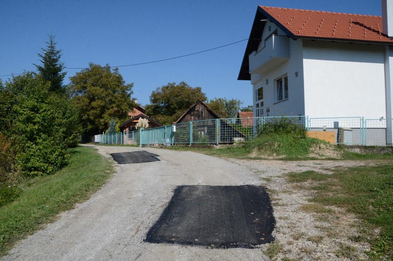 NASTAVLJENO JE S SANACIJOM OPĆINSKIH ASFALTIRANIH NERAZVRSTANIH CESTA