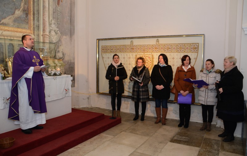 ODRŽAN PRIGODNI PROGRAM POVODOM PROSLAVE PRVE NEDJELJE ADVENTA