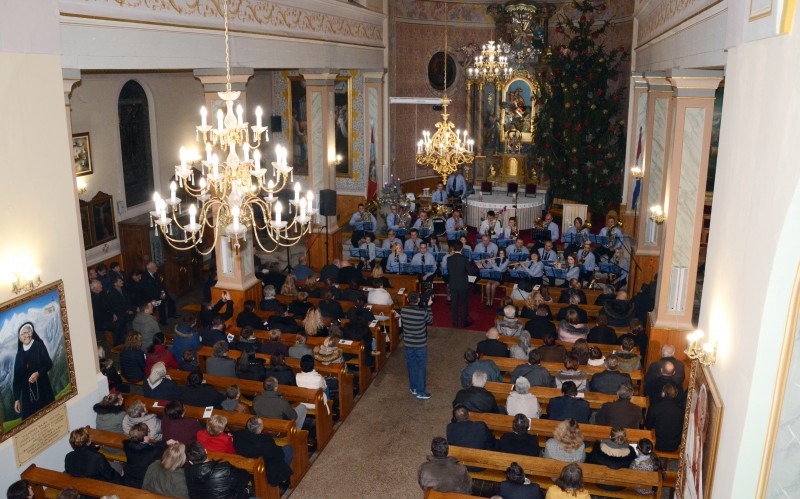 PUHAČKI ORKESTAR VATROGASNE ZAJEDNICE OPĆINE GORNJA STUBICA ODRŽAO TRADICIONALNI BOŽIĆNI KONCERT