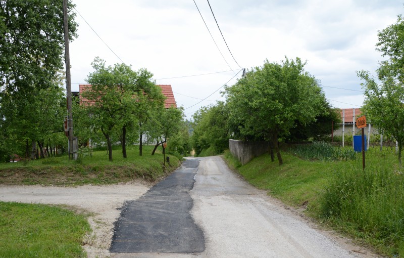 IZVRŠENO PROŠIRENJE OPĆINSKE NERAZVRSTANE CESTE U SLANOM POTOKU PREMA ZASEOKU HRENI I HARAMUSTEKI