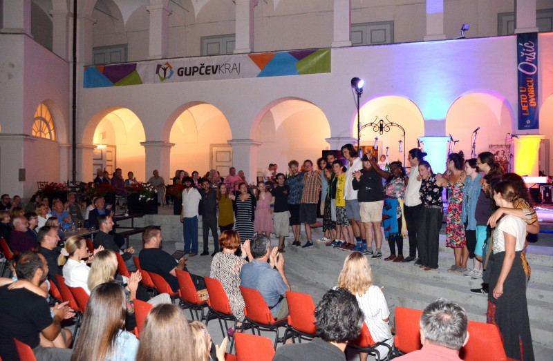 KONCERTOM ETHNO CROATIA U DVORCU ORŠIĆ ZAVRŠEN GLAZBENO-SCENSKI FESTIVAL „LJETO U DVORCU ORŠIĆ“