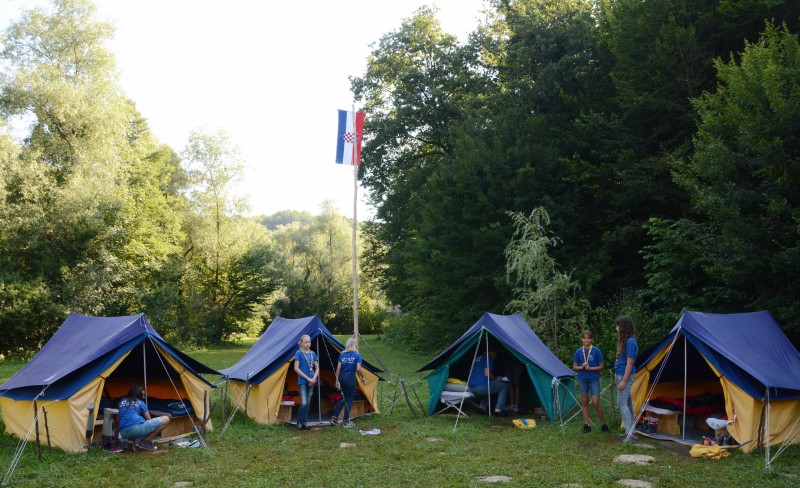 UDRUGA SKAUTA SAVSKI GAJ I OVE GODINE POSTAVILA LJETNI KAMP U BURNJAKU U GORNJOJ STUBICI