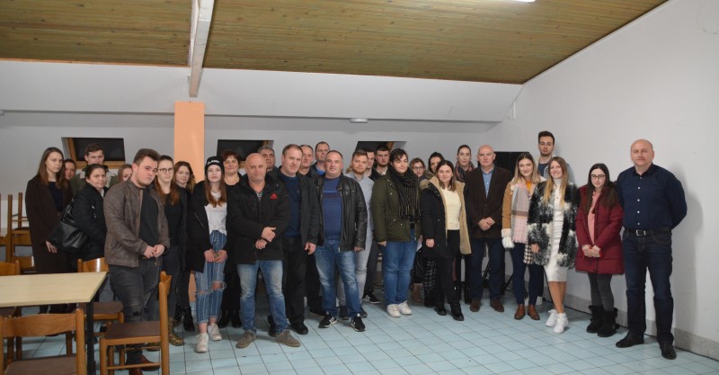 POTPISANI UGOVORI O DODJELI UČENIČKIH I STUDENTSKIH STIPENDIJA