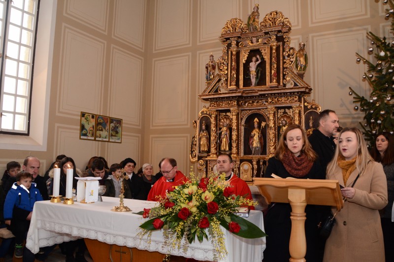 U KAPELI SVETOG FABIJANA I SEBASTIJANA U SLANOM POTOKU ODRŽANA SVETA MISA I BLAGOSLOV OBNOVLJENOG OLTARA