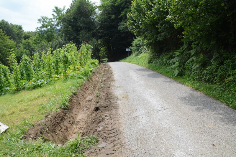 NASTAVLJENO JE ODRŽAVANJE NERAZVRSTANIH CESTA NA PODRUČJU OPĆINE GORNJA STUBICA
