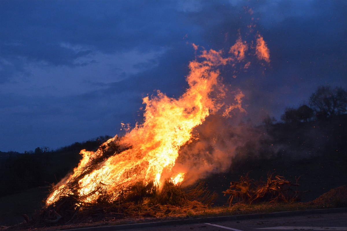 POVODOM DANA OPĆINE I ŽUPE ZAPALJEN JURJEVSKI KRIJES 