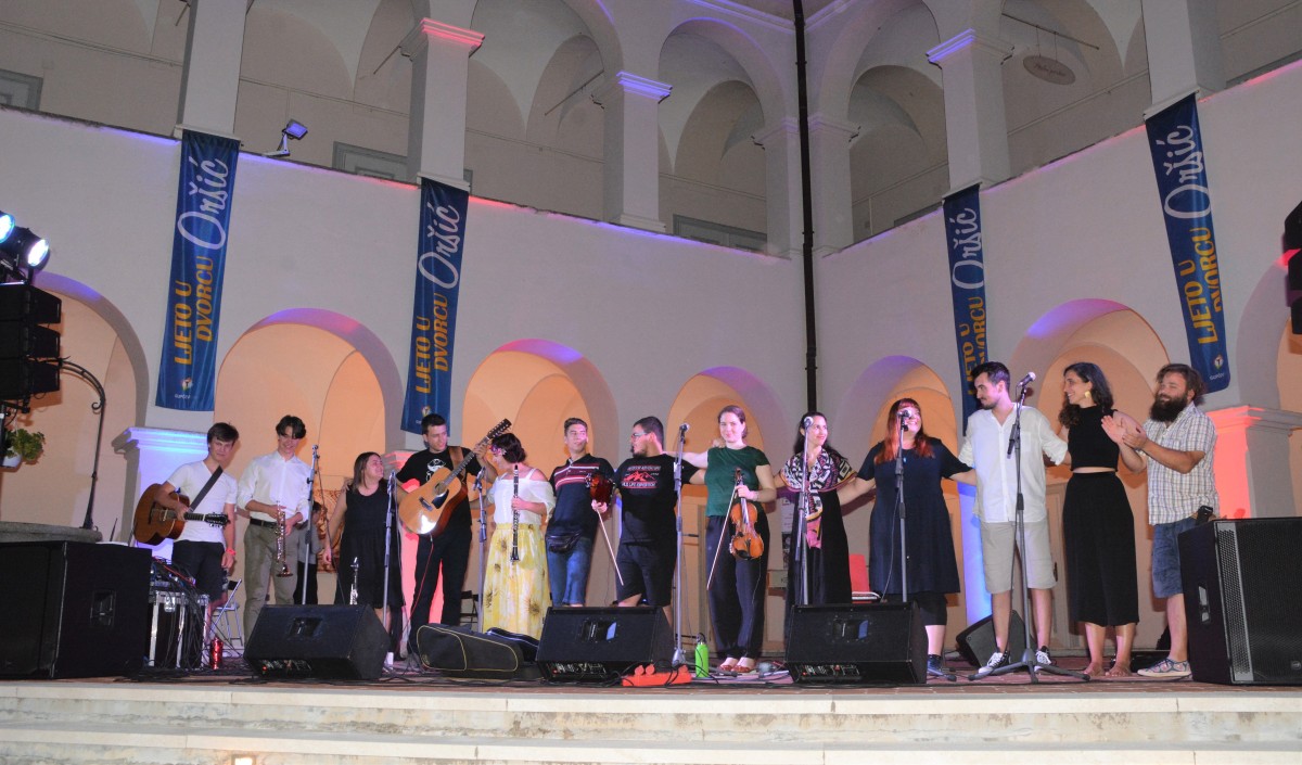 KONCERTOM ETHNO CROATIA U DVORCU ORŠIĆ ZAVRŠEN GLAZBENO-SCENSKI FESTIVAL „LJETO U DVORCU ORŠIĆ“