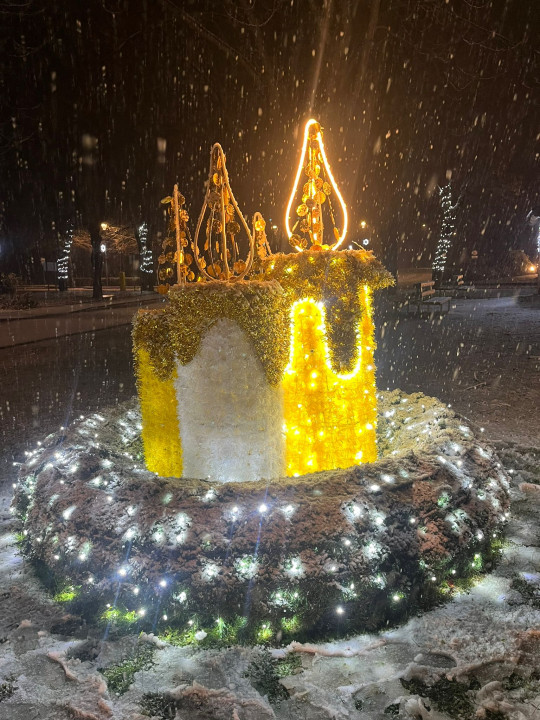 POVODOM BOŽIĆNIH I NOVOGODIŠNJIH BLAGDANA UREĐEN I OSVIJETLJEN CENTAR GORNJE STUBICE, TE ZAPALJENA PRVA ADVENTSKA SVIJEĆA