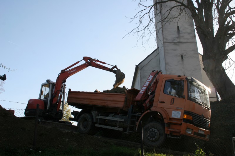 POČELI RADOVI NA UREĐENJU MJESNOG GROBLJA DUBOVEC
