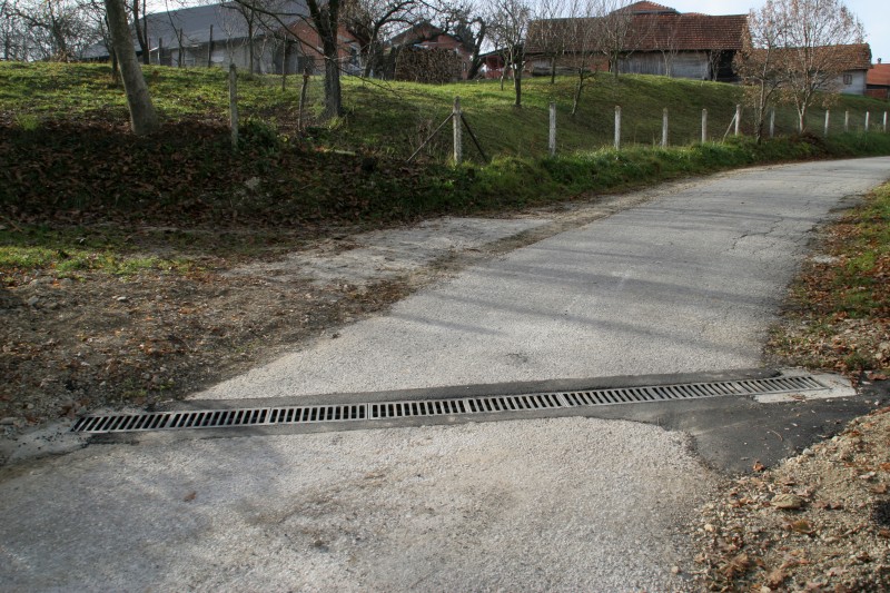 NASTAVLJENI RADOVI U ULICI TITUŠA BREZOVAČKOG