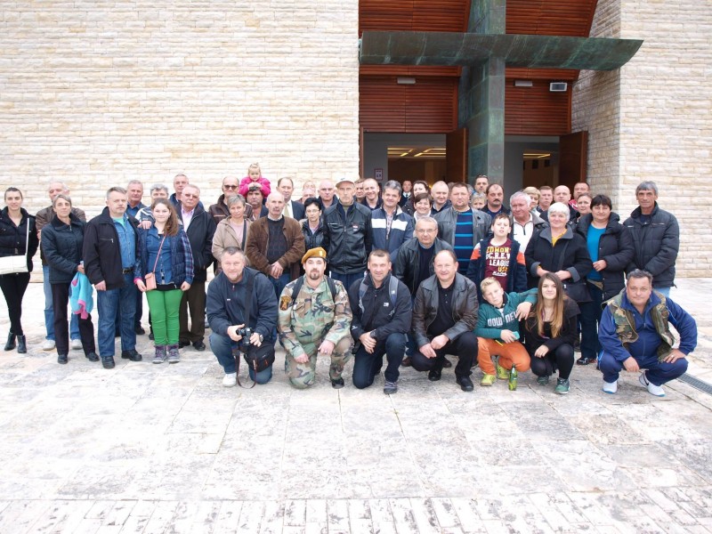 OPĆINSKA DELEGACIJA I ČLANOVI UBDR „SVETI JURAJ“ PRISUSTVOVALI 24.OBLJETNICI POKOLJA U ŠKABRNJI