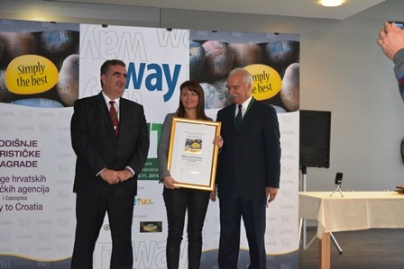 JOŠ JEDNO VELIKO PRIZNANJE GUPČEVOM KRAJU. SELJAČKA BUNA-BITKA KOD STUBICE , DOBITNIK JE GODIŠNJE NAGRADE „SIMPLY THE BEST“ SA ZLATNIM ZNAKOM U KATEGORIJI MANIFESTACIJE I DOGAĐANJA-PRIKAZ POVIJESNIH SADRŽAJA