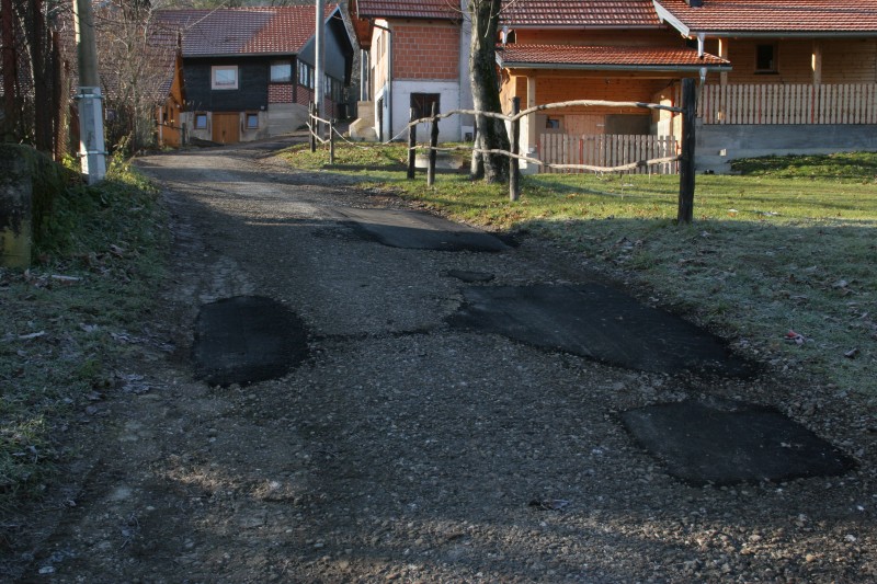 Nastavljeno održavanje nerazvrstanih cesta na području Općine Gornja Stubica