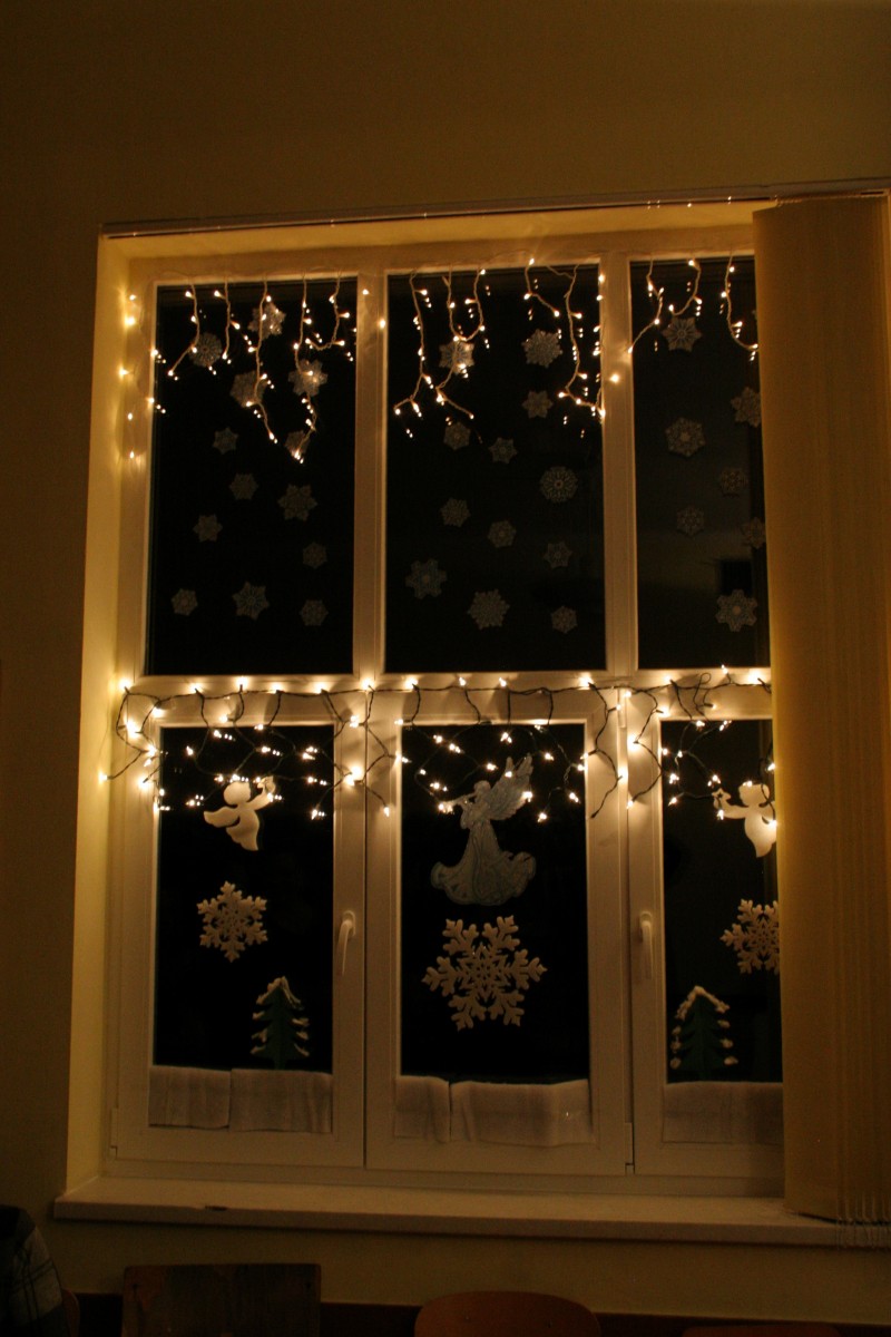 PRIREDBA I OSVJETLJAVANJE 14. ADVENTSKOG PROZORA U PODRUČNOJ ŠKOLI DUBOVEC