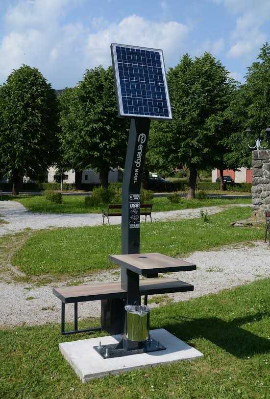 U SKLOPU PROJEKTA PREKOGRANIČNE SURADNJE „RIDE AND BIKE“ U GORNJOJ STUBICI POSTAVLJENO ODMARALIŠTE ZA BICIKLISTE OPREMLJENO INOVATIVNOM SOLARNOM KLUPOM 