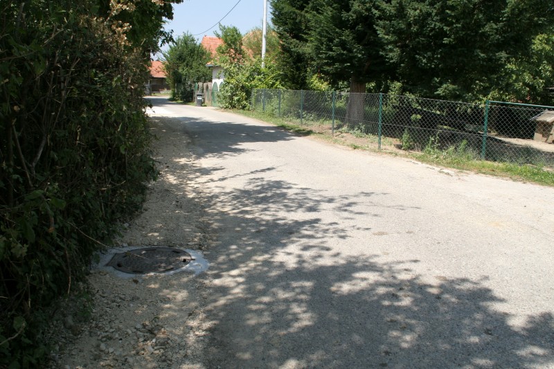 ZACJEVLJEN ODVODNI JARAK U BREZJU