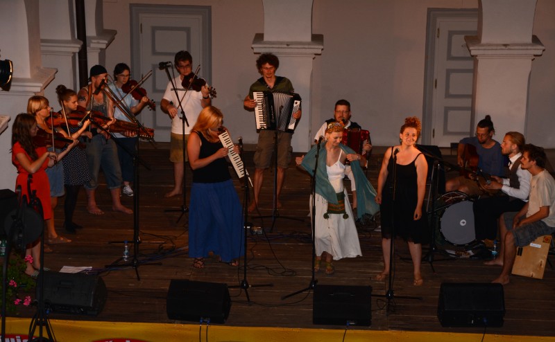 KONCERT ETHNO CROATIA U DVORCU ORŠIĆ