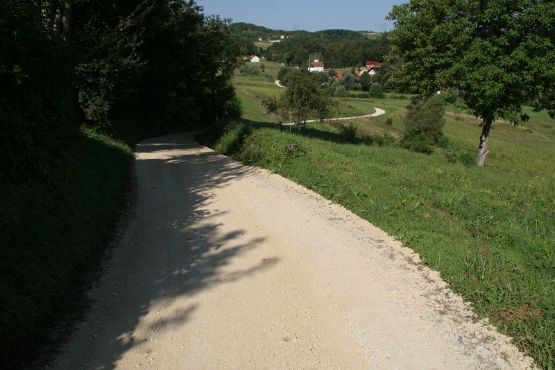 SANIRAN PUT PREMA ZASEOKU OSREČAKI U NASELJU DOBRI ZDENCI