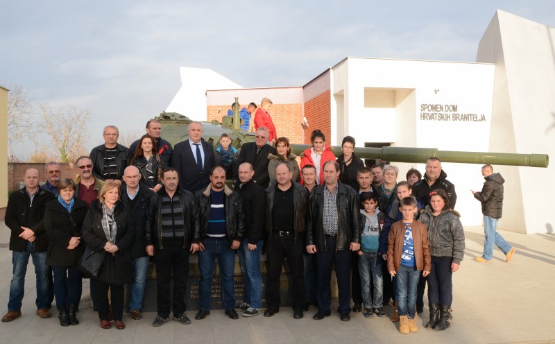 POSJET I ODAVANJE POČASTI GRADU VUKOVARU