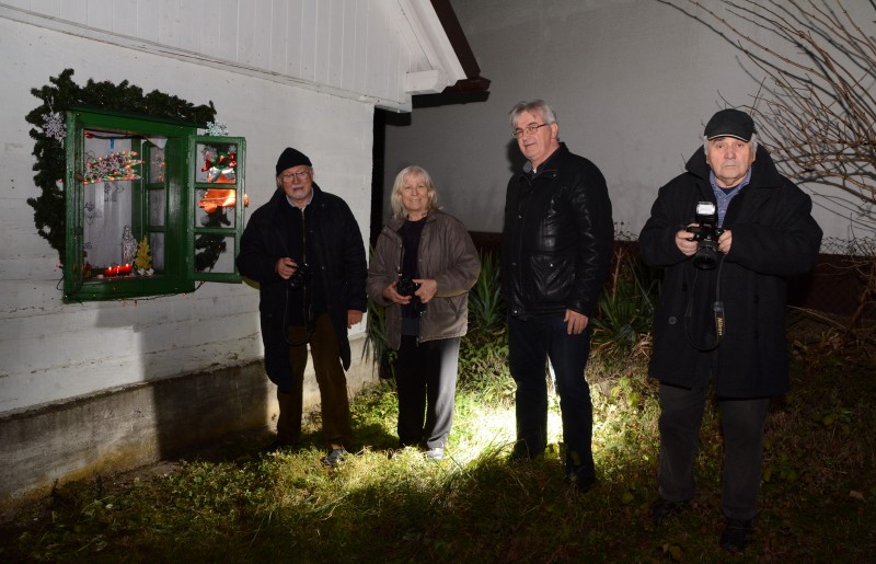 Osvijetljen četvrti adventski prozor